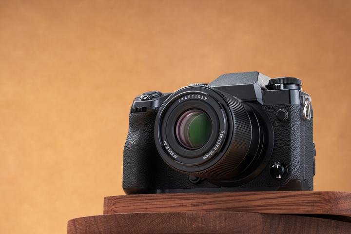 Actual product image TTArtisan AF 56mm f/1.8 for Fuji X (Fujifilm X, APS-C / DX)
