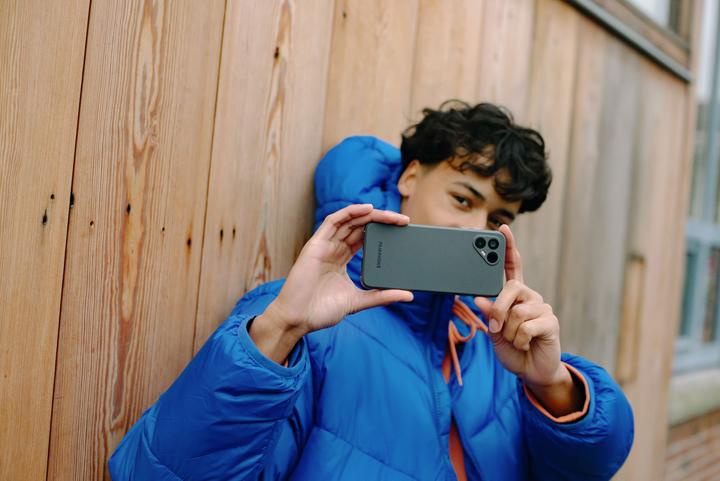 Actual product image Fairphone 4 (256 GB, Grey, 6.30", SIM + eSIM, 48 Mpx, 5G)