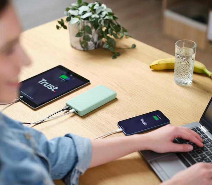 Produktbild Trust POWER BANK USB 20000MAH/PRIMO GREEN 25027 (20000 mAh, 15 W, 74 Wh)