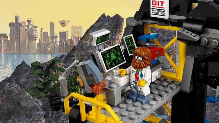 Actual product image LEGO Ninjago Garmadon's Volcano Lair (70631, LEGO Ninjago)