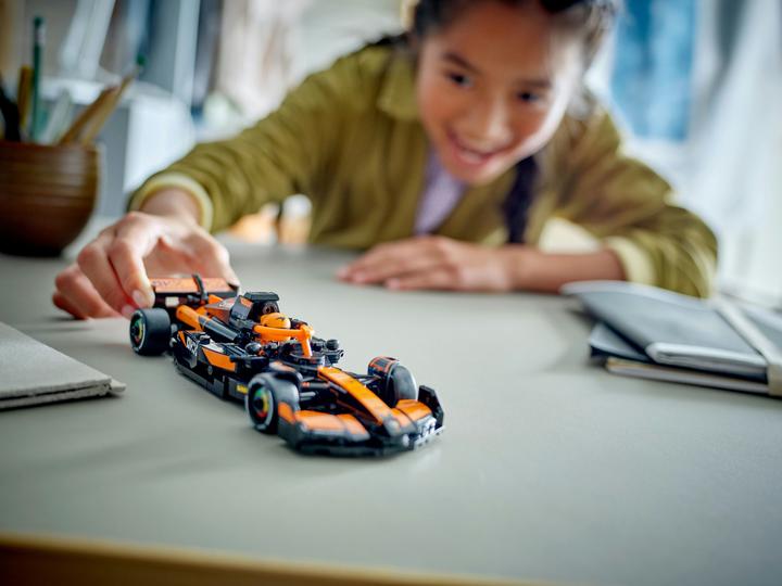 Actual product image LEGO McLaren F1 Team MCL38 Rennauto (77251, LEGO Speed Champions)