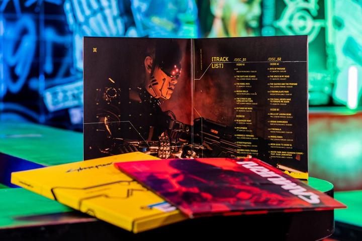 Image du produit DEVplus Cyberpunk 2077 Original Vinyl Soundtrack Score and Samurai Vinyl 3LP