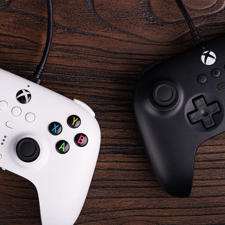 Actual product image 8bitdo Ultimate Controller (Xbox Series S, Windows, Xbox One S, Xbox One X, Xbox Series X)
