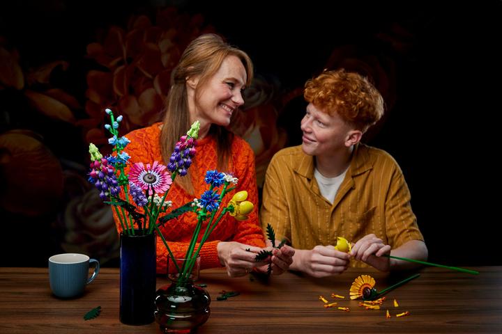 Actual product image LEGO Dried flower arrangement (10314, LEGO Icons, LEGO Botanical)