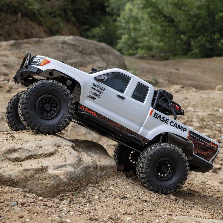 Image du produit Axial Scale Crawler SCX10 III Base Camp ARTR, Blanc (Presque prêt à être conduite)