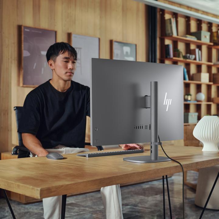 Immagine prodotto HP 32-c0010nl (Intel Core Ultra 7 155H, 32 GB, 1000 GB, GeForce RTX 4050)