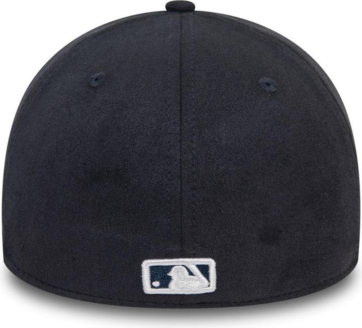 Actual product image New Era 39Thirty Cap - FAUX SUEDE New York Yankees - M/L (M/L)