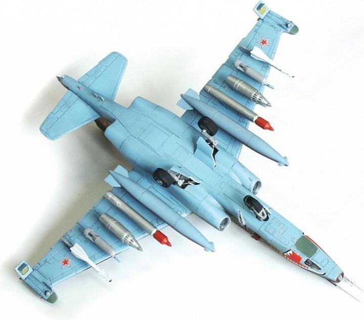 Actual product image Tamiya 1:72 Sukhoi SU-25 Frogfoot