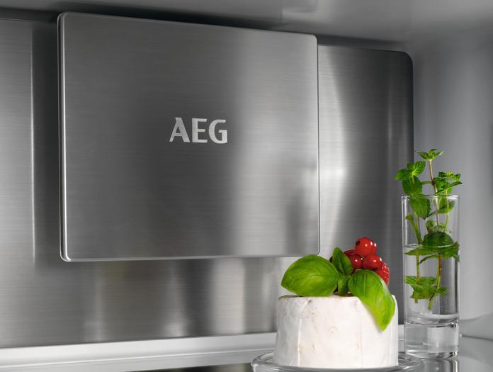 Image du produit AEG TSC8M181CC Réfrigérateur-congélateur encastrable / Série 8000 avec Cooling 360° / 1780 mm / (244 l)