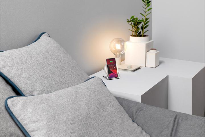 Actual product image Belkin BoostCharge 3-in-1 Wireless Charger + Ständer + Lautsprecher (10 W)