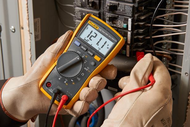 Produktbild Fluke 115 Digitalmultimeter (CAT III)