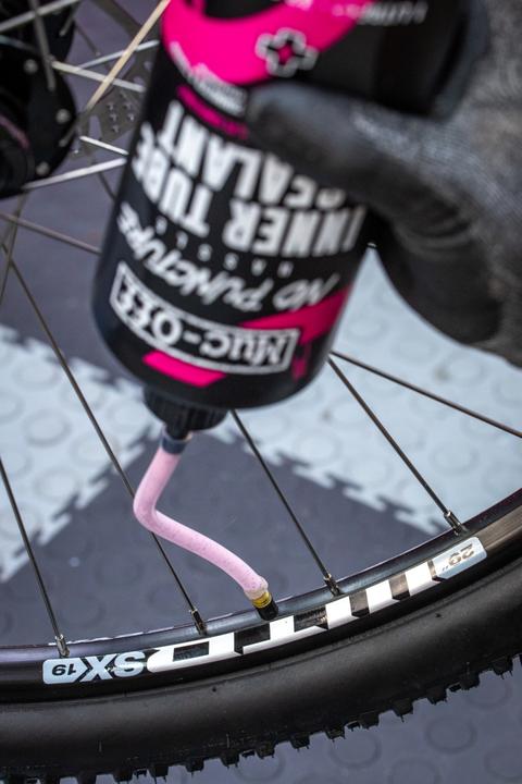 Produktbild Muc-Off No Puncture Hassle Inner Tube Sealant