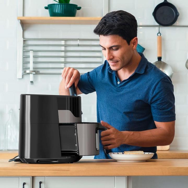 Actual product image Black & Decker Black+Decker deep fryer BXAF6500E (CH plug)