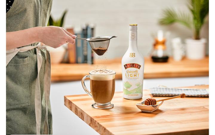 Produktbild Bailey's Baileys Deliciously Light 16,1% Vol. 0,7l