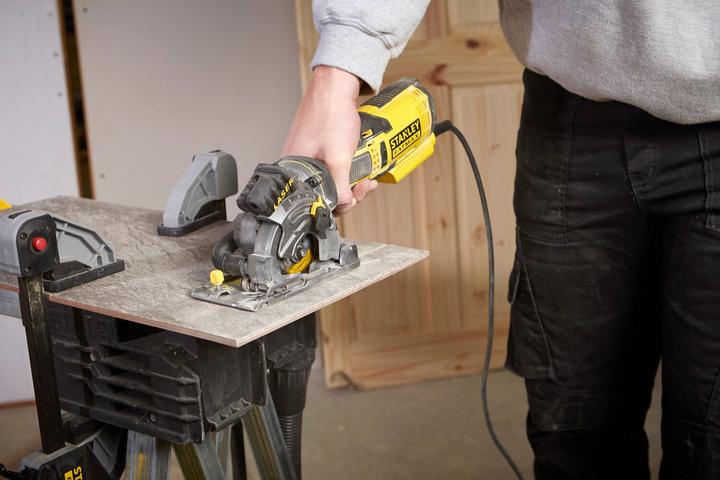 Actual product image Stanley Mini-compact hand-held circular saw 650