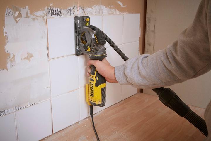 Actual product image Stanley Mini-compact hand-held circular saw 650