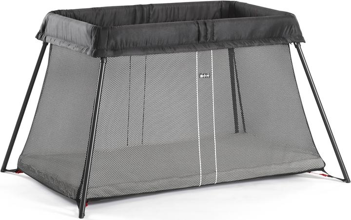 Actual product image BabyBjörn Travel Crib Light with fitted sheet