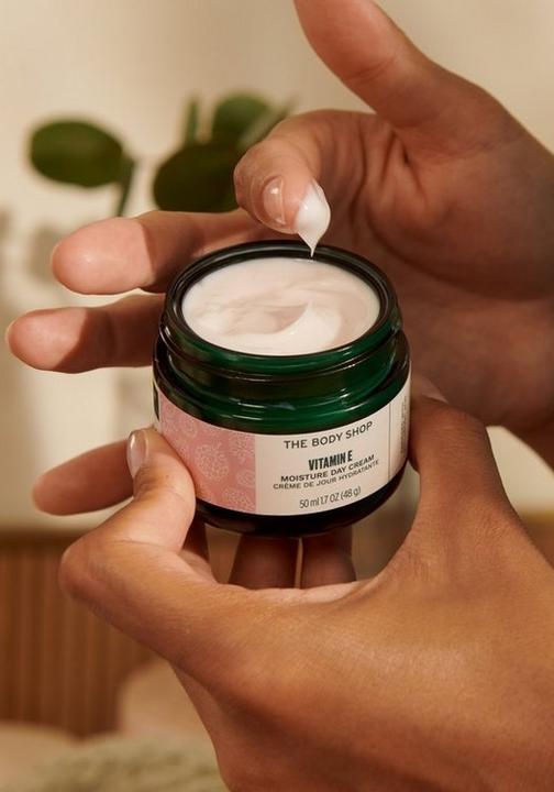 Produktbild Body Shop Vitamin E Moisture Cream 50ml for All Skin Types (50 ml, Tagescreme)