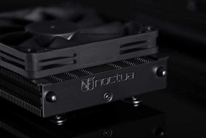 Actual product image Noctua NH-L9a-AM4 chromax.black (37 mm)