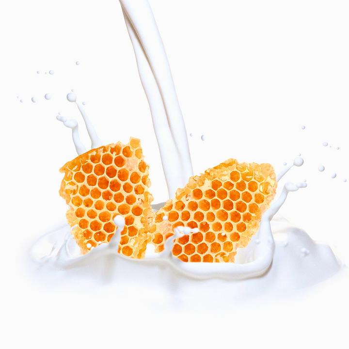 Produktbild Cuccio Cuticle Revitalizing Oil Refill - Milk & Honey