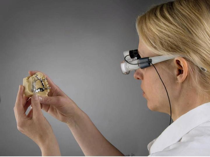 Image du produit Eschenbach Lunettes loupe avec éclairage LED