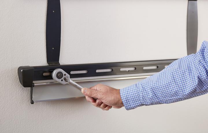 Actual product image Sanus Wall mount VLF728 - silver (Wall, 90", 48 kg)