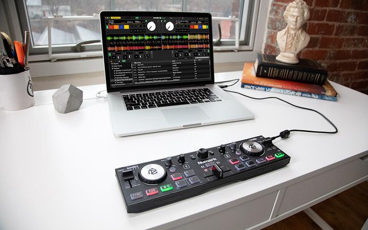 Actual product image Numark DJ2GO2 Touch