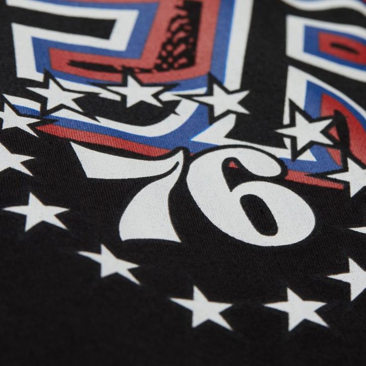 Immagine prodotto Mitchell & Ness Shirt - MAXED OUT Philadelphia 76ers - XL (XL)