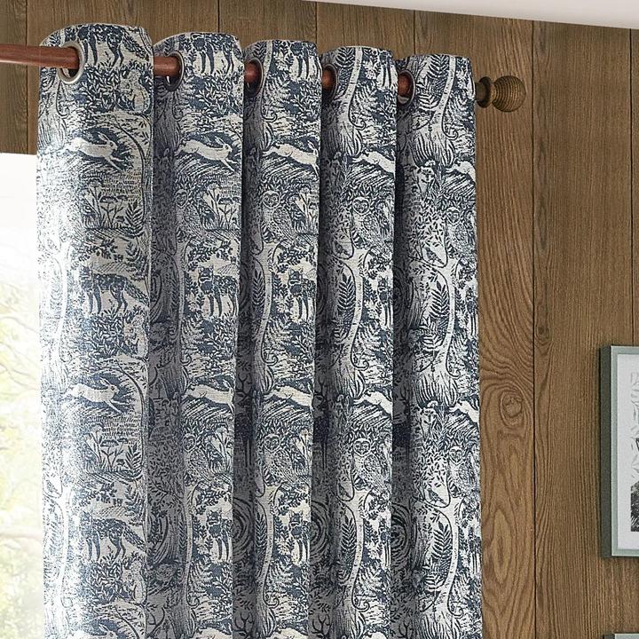 Produktbild Furn Ösenvorhänge Winter Woods Chenille Tiere (117 x 137 cm)