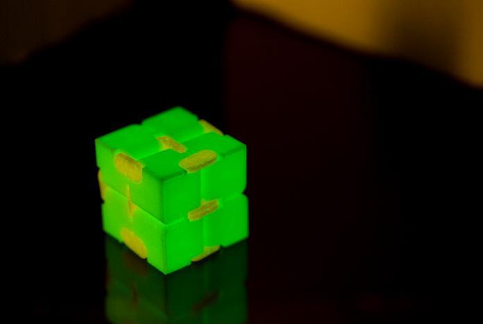 Immagine prodotto Out of the blue Giocattolo Fidget Cubo dell'Infinito