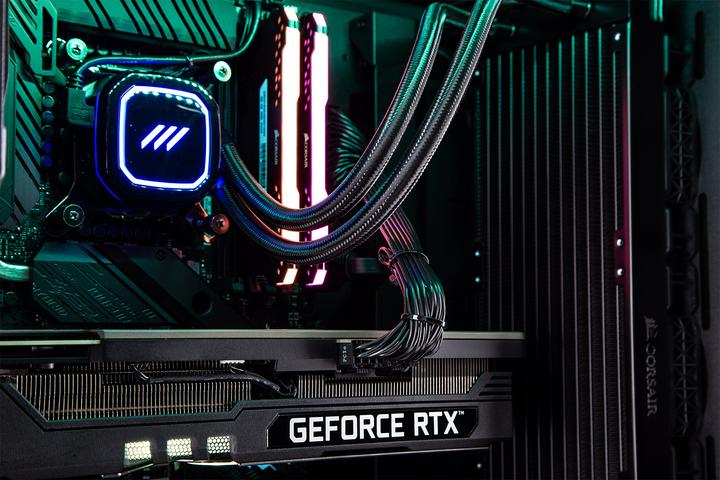 Image du produit Mifcom Savage (Intel Core i9-10900K, 32 Go, 1000 Go, GeForce RTX 3080)