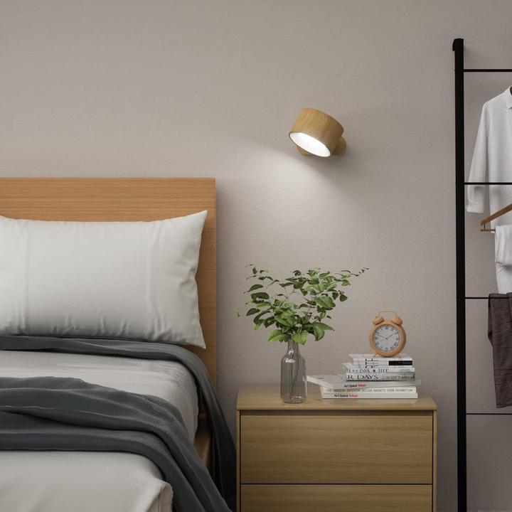 Actual product image Lumina Swiss Innovate wood LED wall light (450 lm)