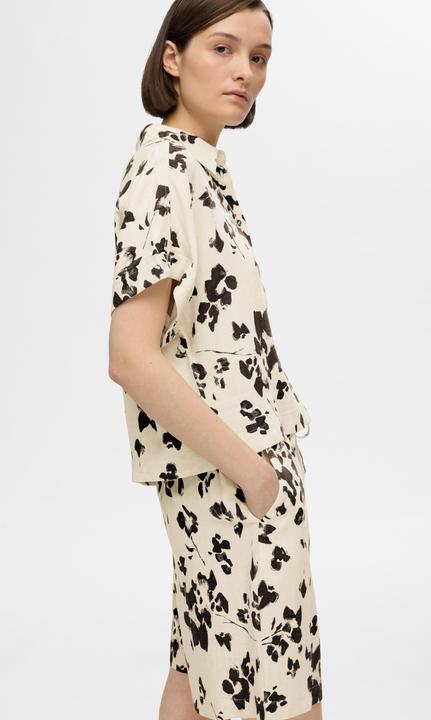 Actual product image Selected Femme Loose fit print shorts (34)