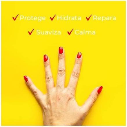 Actual product image Carmex Strawberry Moisturising Lip Balm Spf15 (Balm)