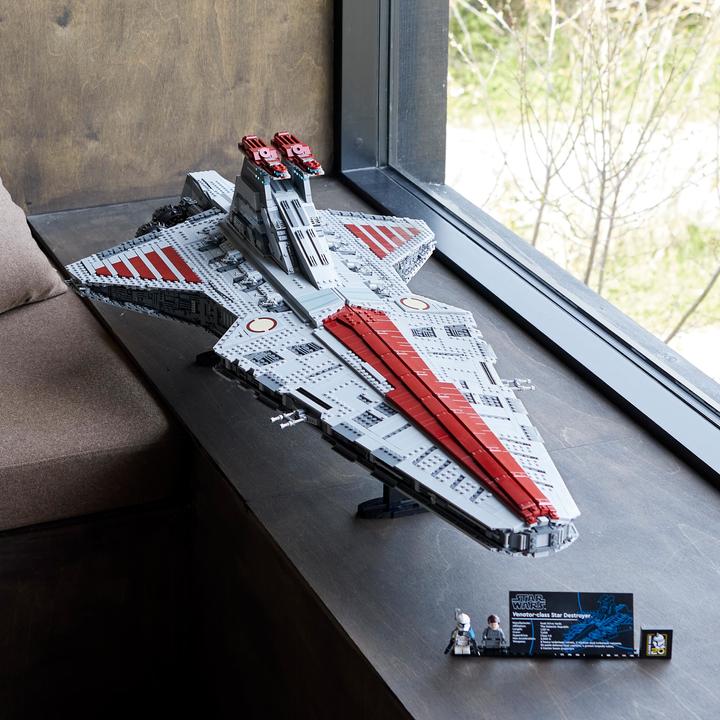 Immagine prodotto LEGO Incrociatore d’attacco della Repubblica classe Venator (75367, LEGO Star Wars, Set LEGO rari)