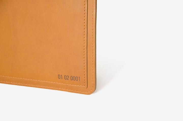 Actual product image Le Feuillet La Pochette à main Sangle
