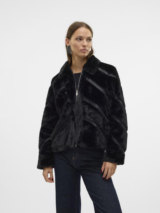 Immagine prodotto Vero Moda VMSONJALUIS Giacca in pelliccia sintetica (XS)