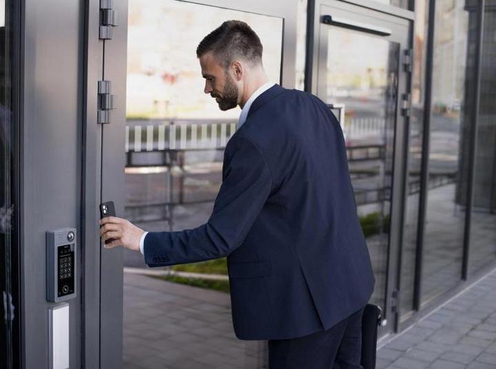 Actual product image Axis A1610 Network Door Controller
