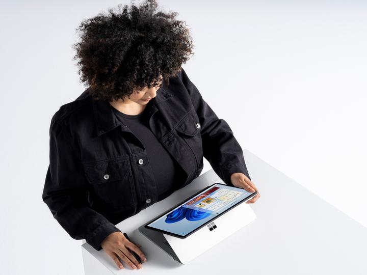 Immagine prodotto Microsoft Surface Laptop Studio (14.40", Intel Core i7-11370H, 16 GB, 512 GB, DE)