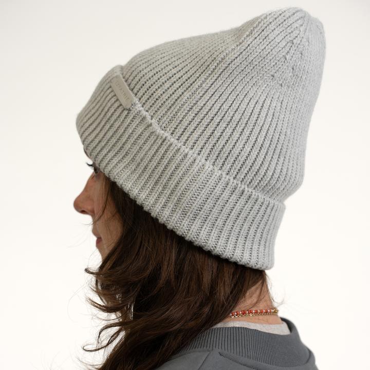 Actual product image Expatrié Luna knitted hat (One size)