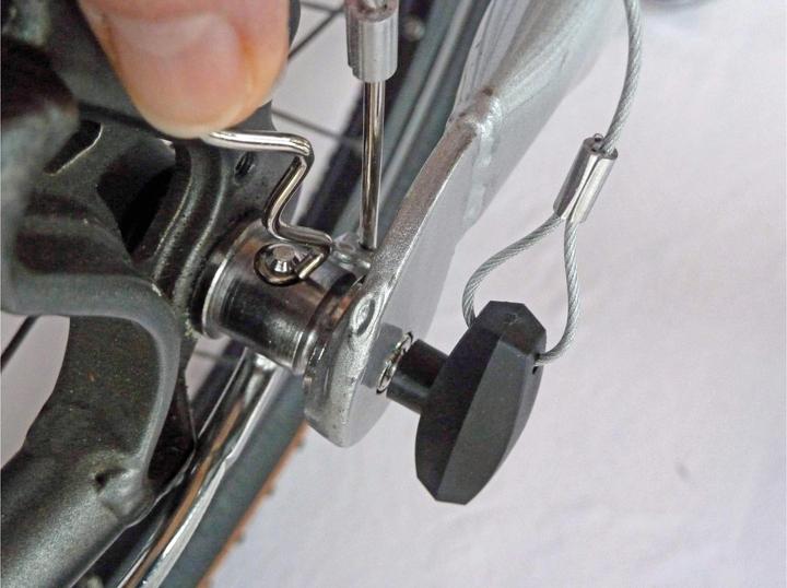 Actual product image FollowMe Wing screw