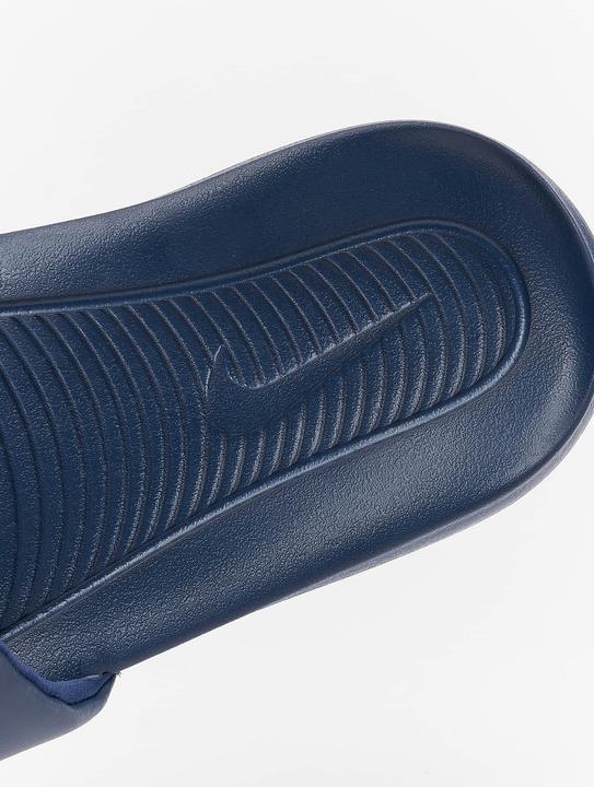 Actual product image Nike Men's Victori slip-on shoe, Midnight Navy/White-Midnight Navy, 38.5 EU (38.5)