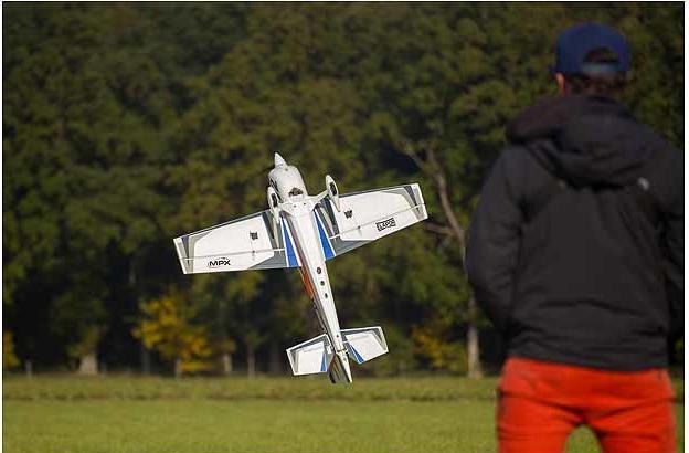 Immagine prodotto Multiplex Extra 330 LX (Acrobazia aerea)
