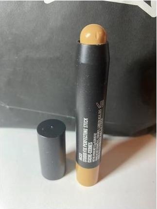 Immagine prodotto MAC Cosmetics Studio Waterweight Concealer (Codice prodotto NC15)