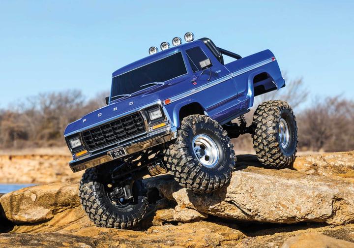 Immagine prodotto Traxxas TRX-4 79 Ford F150 High-Trail 1/10 Crawler RTR blu spazzolato, senza batteria e caricatore (RTR pronto all'uso)