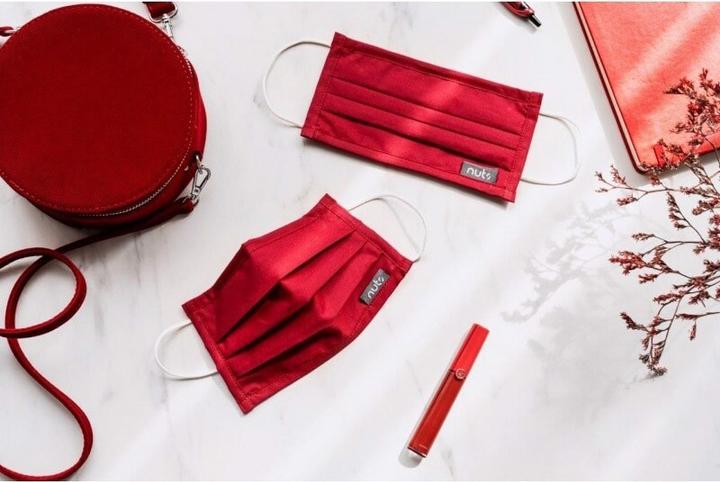 Actual product image Nuts HEIQ Viroblock Textile Mask Red (1 x)