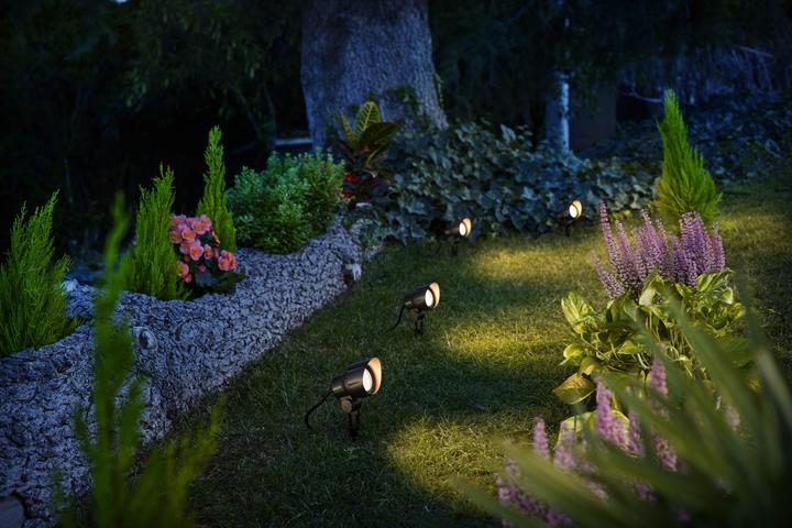 Produktbild Philips Outdoor Niedervolt Spot (600 lm, IP44)