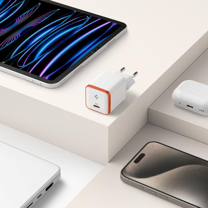 Actual product image Spigen ArcStation Essential EE301EU 30W Wall Charger - White (30 W)