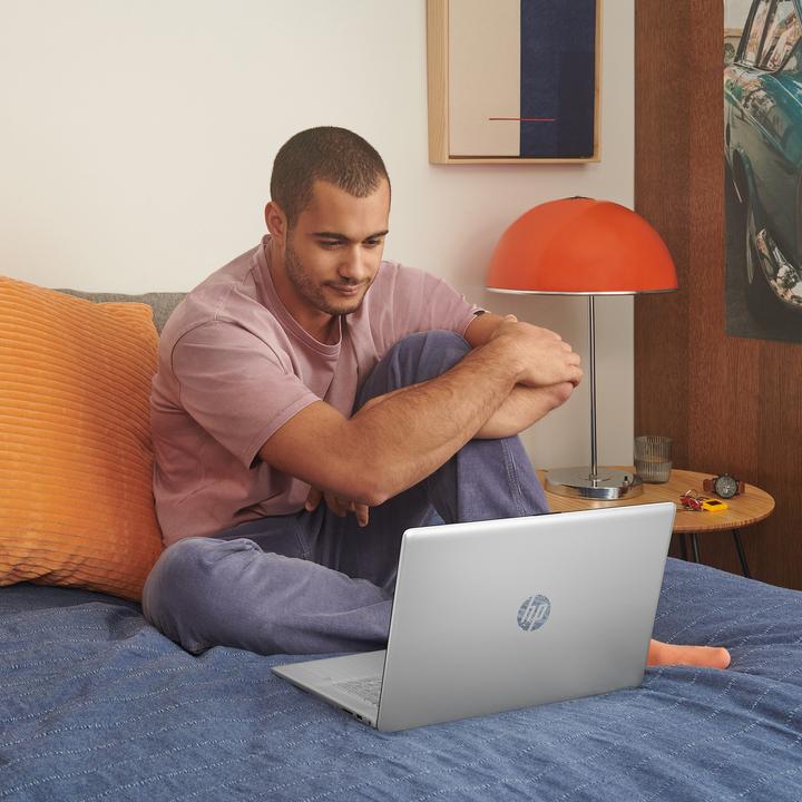 Produktbild HP 17-cp0574ng (17.30", AMD Ryzen 5 5500U, 8 GB, 512 GB, DE)