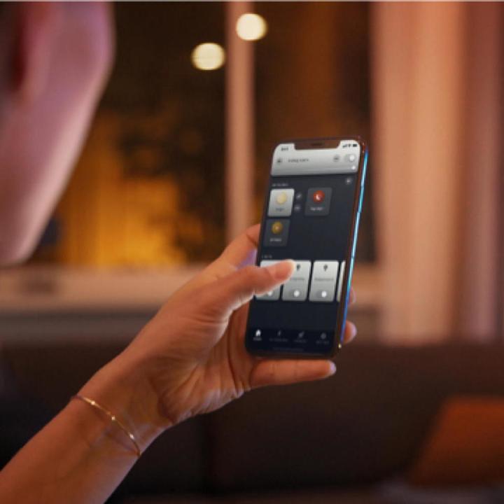 Actual product image Philips Hue White Ambiance Starter Set (E27, 11 W, 1100 lm, 3 x, F)